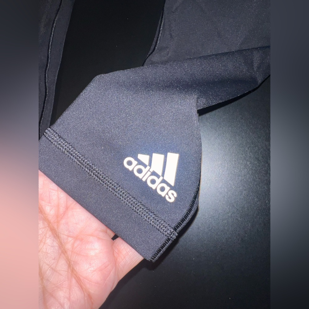 Adidas Black Logo bottom Legging Size Medium EUC - Picture 2 of 3